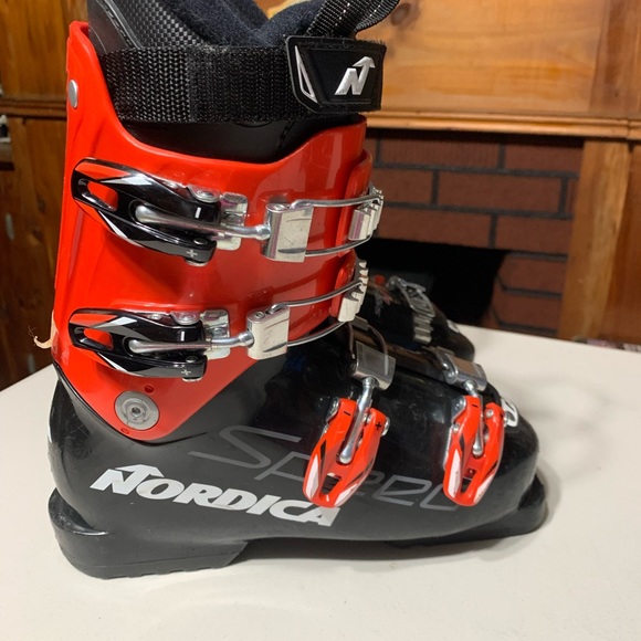Nordica Speed Machine 4 Ski boots - Picture 1 of 7
